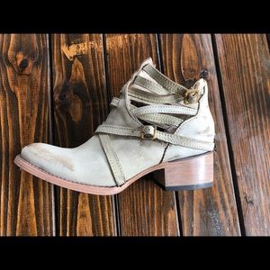 Freebird cream bootie